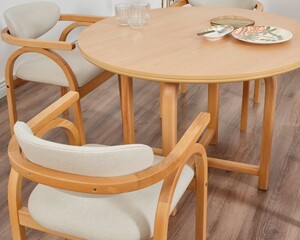 Coco Maison 4 sandalye  Yuvarlak Masa Takımı 105 Ø - 4